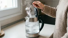 酢や重曹の代わりに、このお手頃な粉末を使っています。魔法のように、やかんの水垢が消えてしまいます。