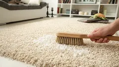 古いカーペットを急いで処分するのは待ってください。この掃除方法を使えば、まるで新品のようにきれいになります